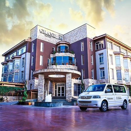 Grand M Hotel Nevai Dış mekan fotoğraf
