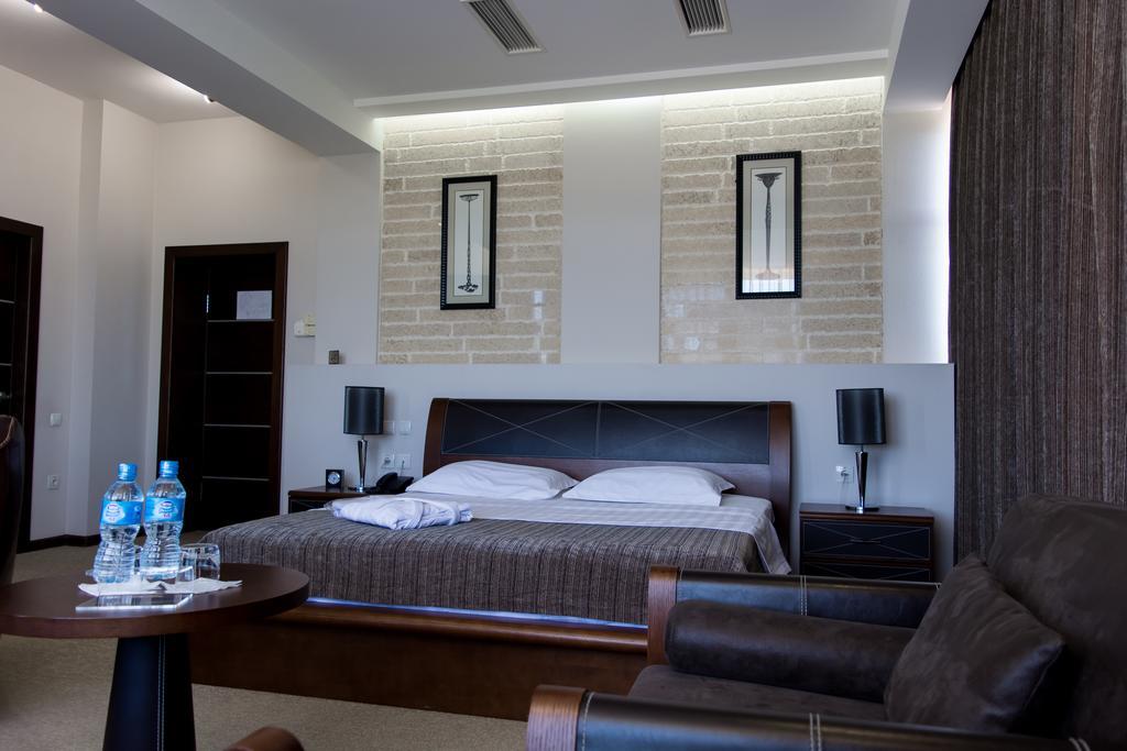 Grand M Hotel Nevai Dış mekan fotoğraf