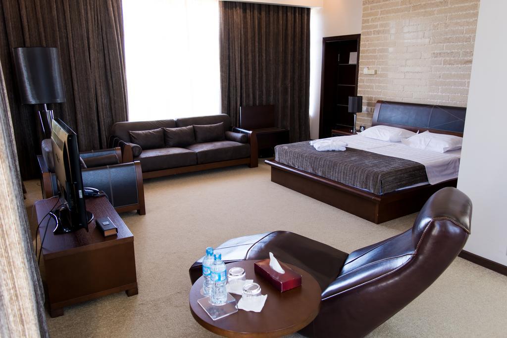 Grand M Hotel Nevai Dış mekan fotoğraf