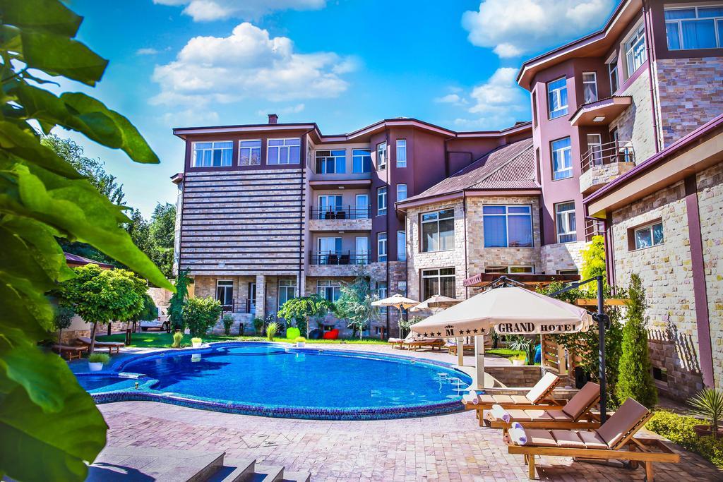 Grand M Hotel Nevai Dış mekan fotoğraf